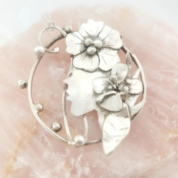 FLOWER BOHEMIAN GIRL PROFILE PENDANT HANDMADE  STERLING SILVER  APPROX 2" AROUND - Picture 3 of 4